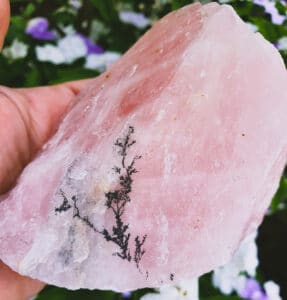 Rose Quartz with dendritic vein